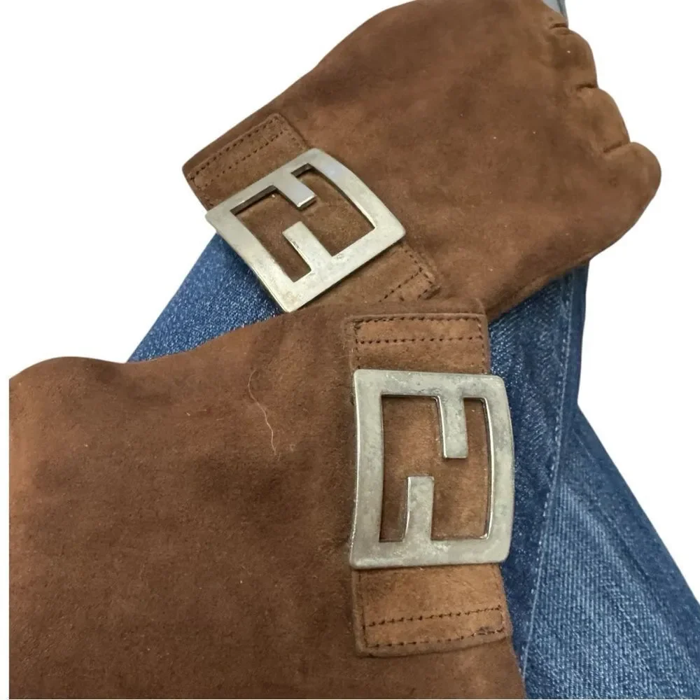 Auth Fendi Whiskey Brown Suede Logo Gloves Lined Women’s US Medium Buttery Soft